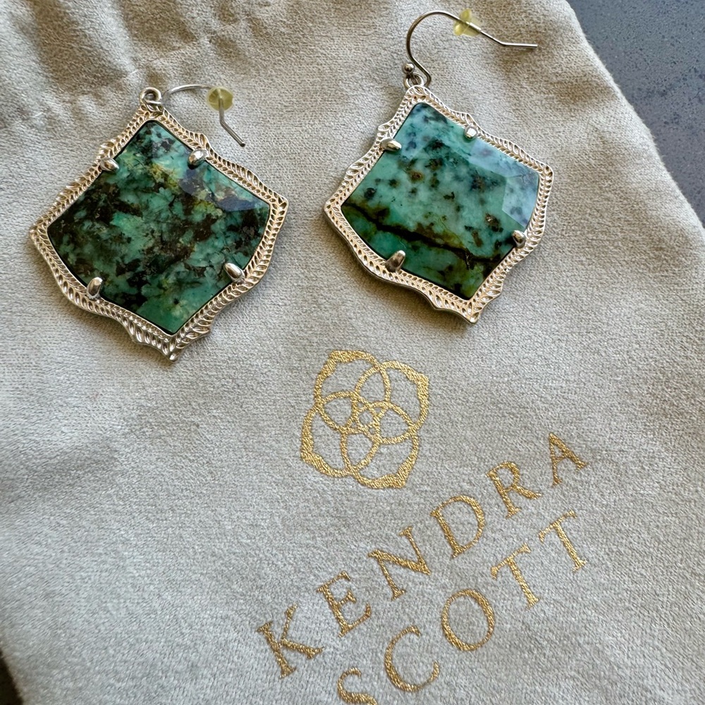 Kendra Scott Earrings - green stone